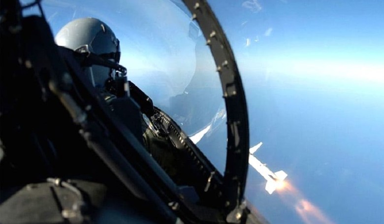 You Won't Believe the Image the Chinese Air Force Just Used on Its Propaganda Website