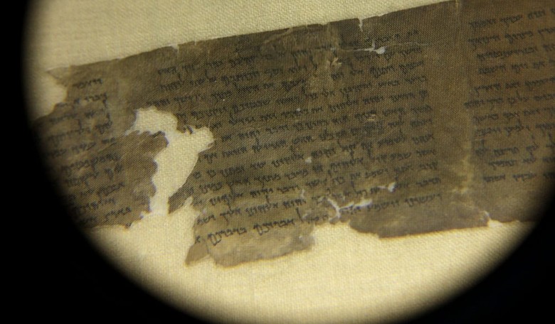 Israel Cancels European Exhibit of the Dead Sea Scrolls Because of This Stupid Reason