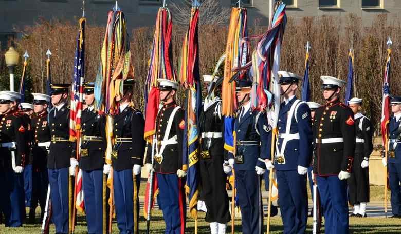 Trump Renews Calls to Allow Soldiers to Carry Personal Weapons on Military Bases