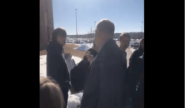 High School Principal Reportedly Threatens to Put Student with "Pro-Gun" Sign In Police Car