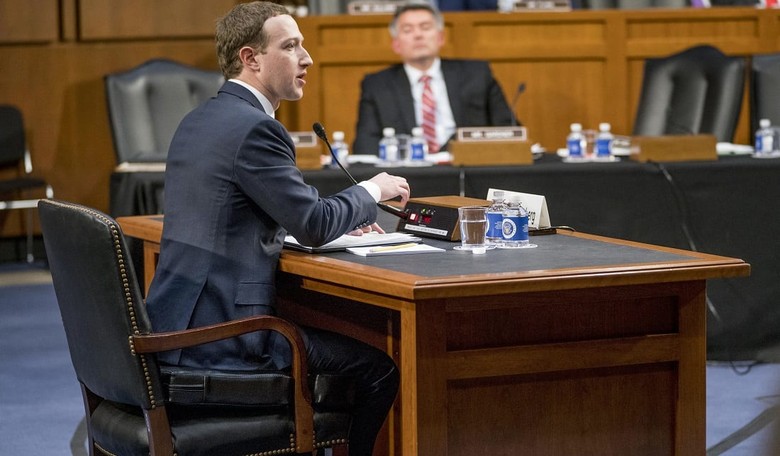 Twitter v. Threads: Elon Musk and Mark Zuckerberg Spar Over Their Social Media Platforms and User Privacy