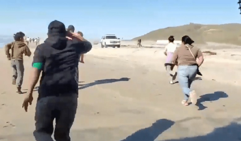 WATCH: Camera Catches 52 Illegal Immigrants Crossing at Pacific Ocean
