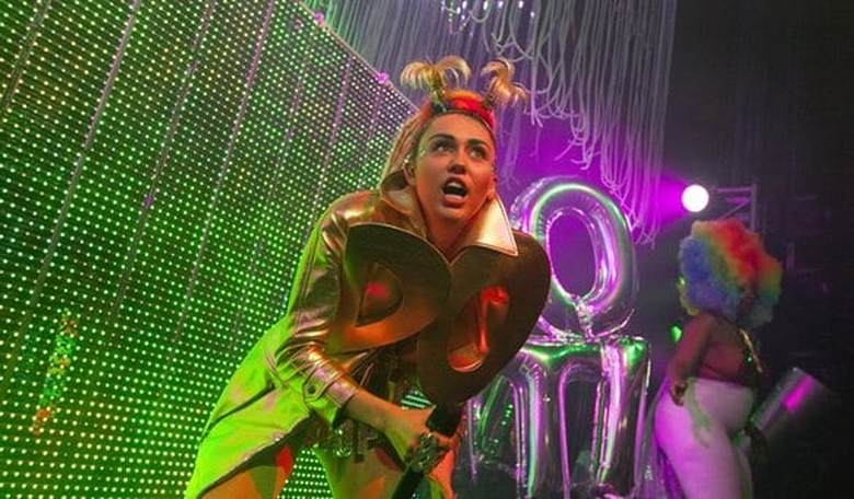 Miley Cyrus and Marc Jacobs Team Up to Unintentionally Drive People to Support Pro-Life Stances