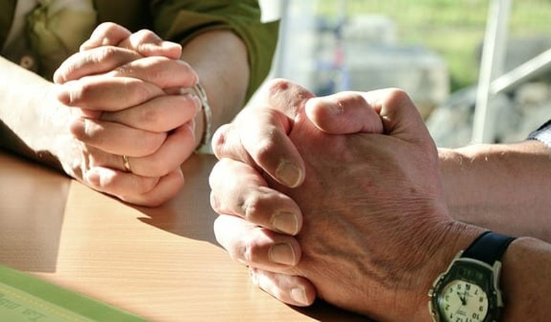 Unsolicited Advice: Just Suck It up and Pray at the Thanksgiving Table