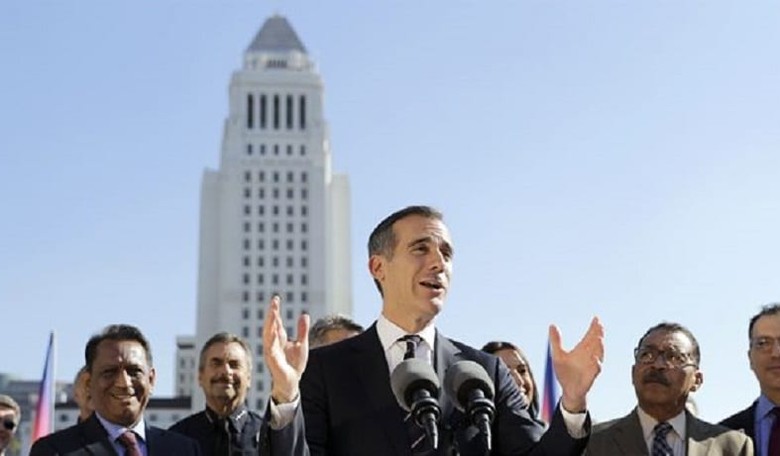 As ICE Sends In "SWAT" Teams, LA Officials Again Pander to Illegals Instead of Doing Their Job