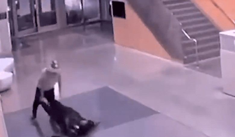 Poor Security at LAPD Station Allows Man to Walk Right In and Shoot at Officers