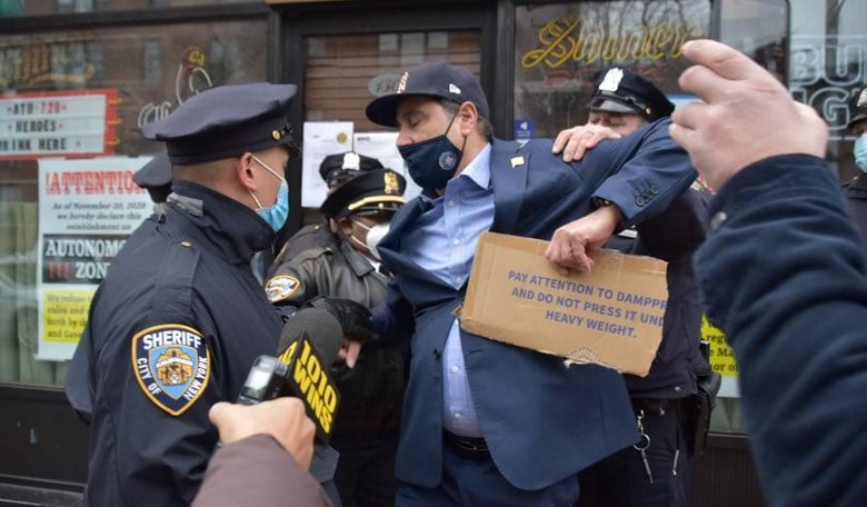 Protests Growing Outside Mac's Public House After Owner Busted Selling Sandwiches and 'Trespassing'