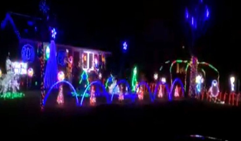Feel-Good Friday 2: In Its Sixth Year, a Light Show in NJ Celebrates Christmas, a Cancer Survivor's Promise