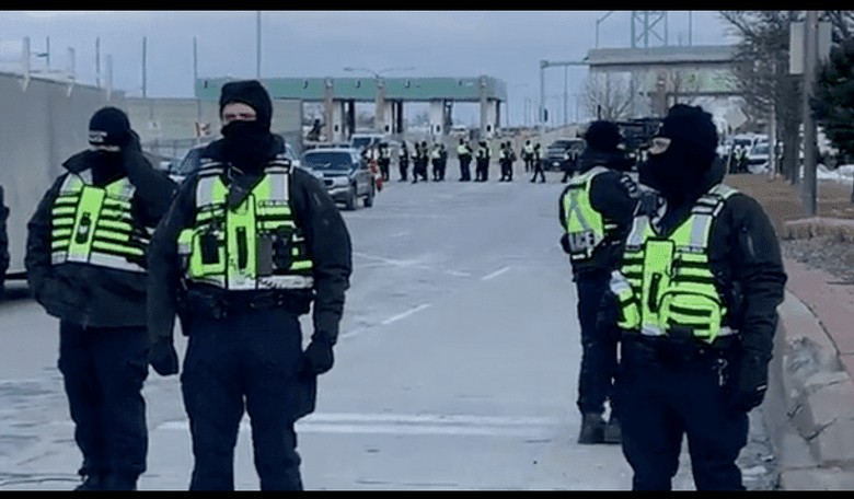 Police Move in on Freedom Convoy Protesters on the Ambassador Bridge