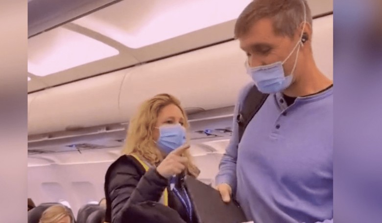 WATCH: Man Removed From Airliner for Wearing 'Let's Go, Brandon' Mask