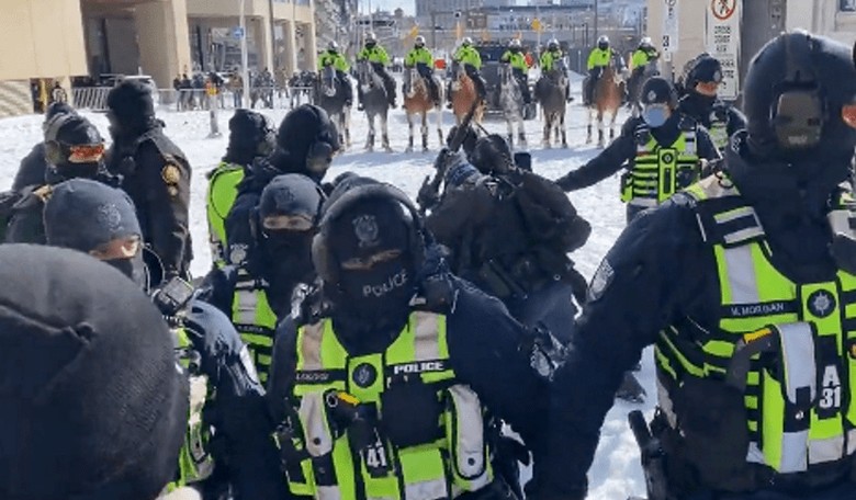WATCH: Police Mass Arresting, Beating Freedom Convoy Protesters in Ottawa