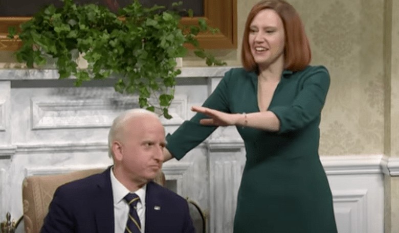 'SNL' Nails Biden in Hilarious Take on WH Meeting With TikTok 'Stars' to Fight Putin