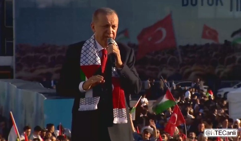 Turkish President Erdogan Threatens War With Israel, Claims Hamas 'Not a Terrorist Organization'