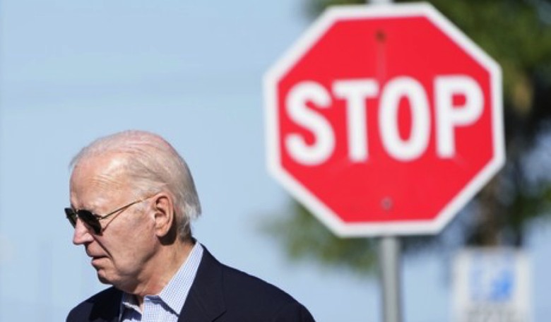 Meanwhile, in Malibu, Joe Biden Engages in a Losing Struggle With Beach Chair