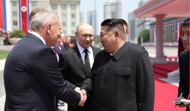 Senior North Korean General Wounded by British-Made Missiles in Strike on Headquarters in Russia