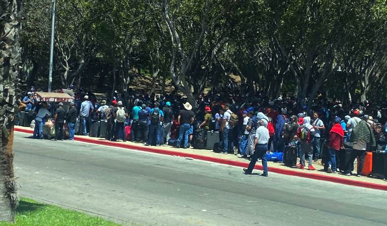 Exclusive: Eyewitness Told 300K Venezuelans Crossed Border Wednesday into San Diego