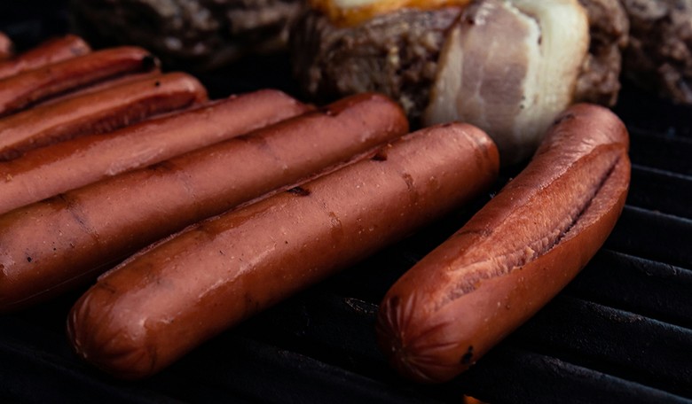 Two IDF Troops Will Serve 20 Days for ... Hot-Dogging It on Shabbat
