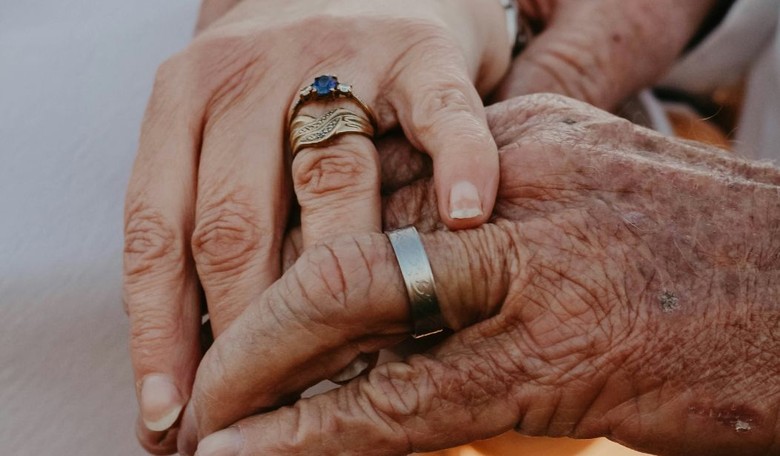 Feel-Good Friday: Navy Veterans Who Married on V-J Day Celebrate 80th Anniversary in 2025