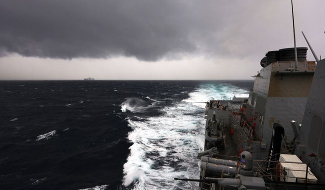 US Navy Destroyers Pass Through the Strait of Hormuz Without Incident and Without Permission