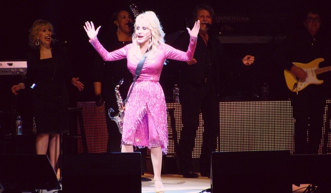 Dolly Parton's Apolitical Nature Was One of Her Many Iconic Assets