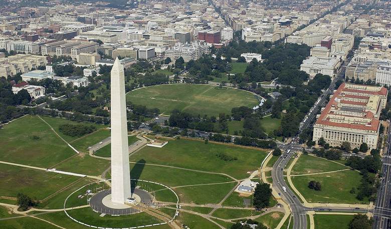 Shooter Still at Large After Reported Attack Involving High-Ranking Official in Washington DC Navy Yard