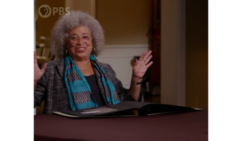 Cambridge University Awards 'Political Activist' Angela Davis Honorary Doctorate