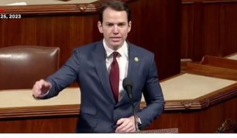 Rep. Kevin Kiley happy to provide AOC with examples of the gov't doing 'too much'