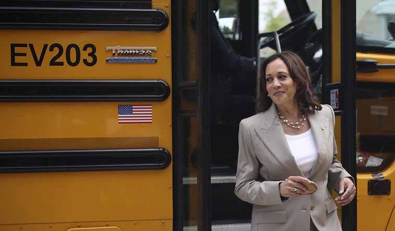 SO Genuine and Authentic! Reporter Points to Hundreds Waiting to Leave Harris Rally in Buses