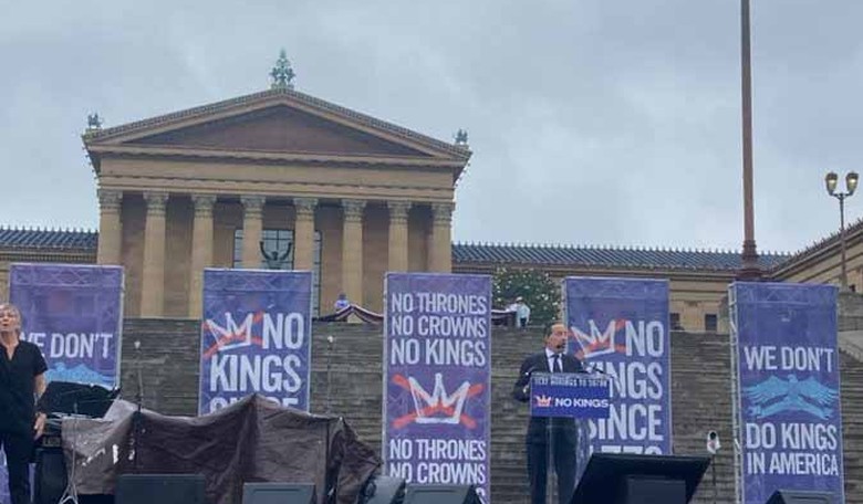 No Kings Protest Inspires Better Knockoffs