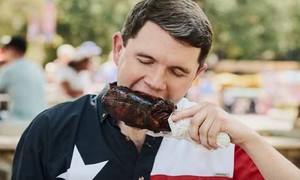 Meat-Loving James Talarico Stops by Halal Barbecue Restaurant