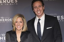 Αμερικανοί όμηροι En Route Home δεν σταματούν CNN Συνέντευξη με τον δικηγόρο του Stormy