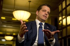 Scaramucci, Trump εμπόριο Barbs μετά το σχόλιο του πρώην βοηθού Σχετικά με τις εκλογές του 2020 