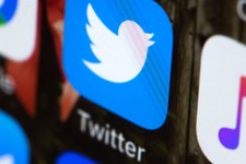 Όχι μια θεωρία συνωμοσίας: Το Trump λέει ότι κοιτάζουμε στο Twitter για σκιά που απαγορεύει τους συντηρητικούς