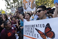 Ανώτατο Δικαστήριο της Αριζόνα Ομόφωνα κανόνες Κανόνες DACA δεν είναι πλέον επιλέξιμες για το κρατικό δίδακτρα 