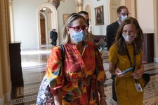 'Manchin and Sinema Are Caving': Senate Dems in Agreement Over New Proposal to Help Fund Spending Bill