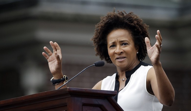 Sitcom Actress Says 'If You Voted for Trump, There Is a Racist Bone in Your Body'; Facts Drop by to Slap Her Silly