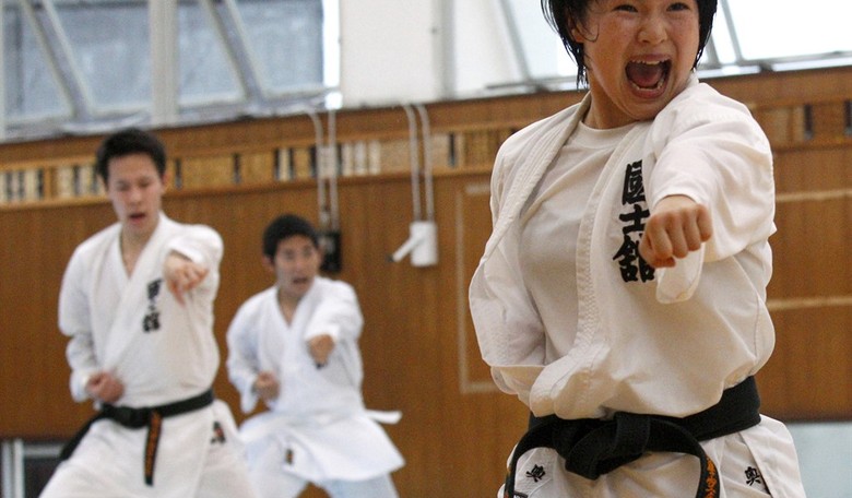 Karate Guys Thwart Would-Be Carjackers in Oakland