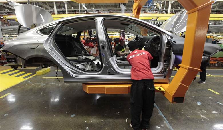 Trump's Plan to Visit Auto Workers May Have Democrats Scrambling