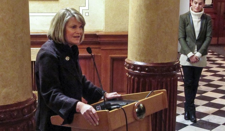 Senator Lummis apologizes for speaking the truth about science and two sexes