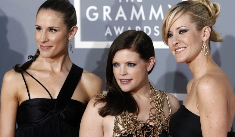 The Dixie Chicks endorsed Robert Francis O'Rourke and the crowd booed
