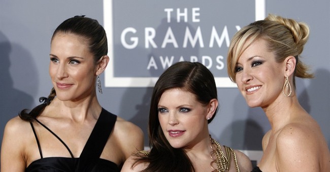 The Dixie Chicks endorsed Robert Francis O'Rourke and the crowd booed