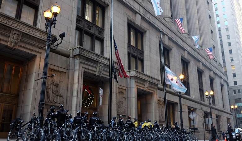 Chicago police union president: Let's house illegal aliens at City Hall