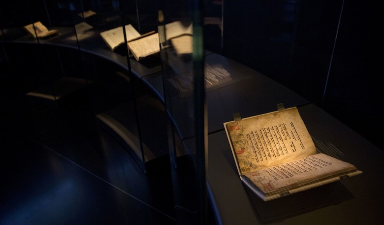 The Threads Between Passover and Good Friday