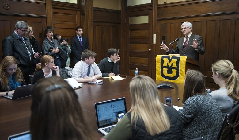 MIZZOU Professor Steps in It on First Day of Class