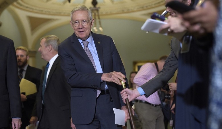 Harry Reid, Former Senate Leader, Dies at 82