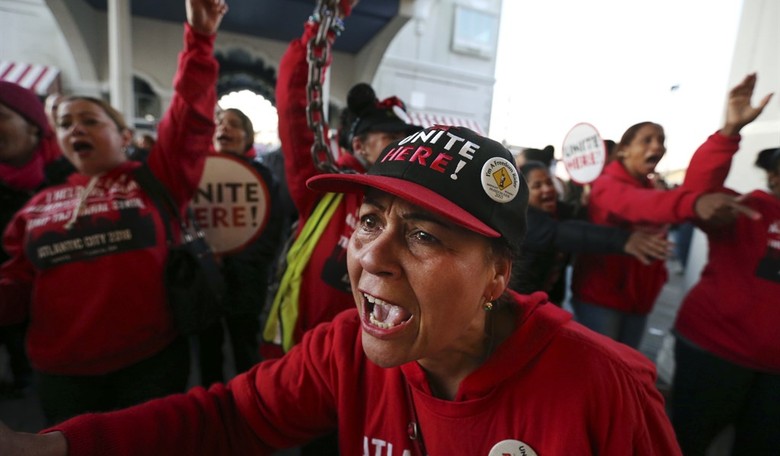 Union Threatens to Cancel Health Insurance if Furloughed Workers Don't Cough Up Dues