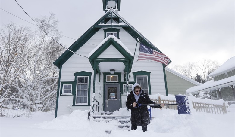 Post Office Under Fire for New Rules That Are Slowing Mail Delivery