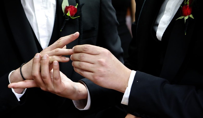 Christian wedding photographer sues NY over nondiscrimination law