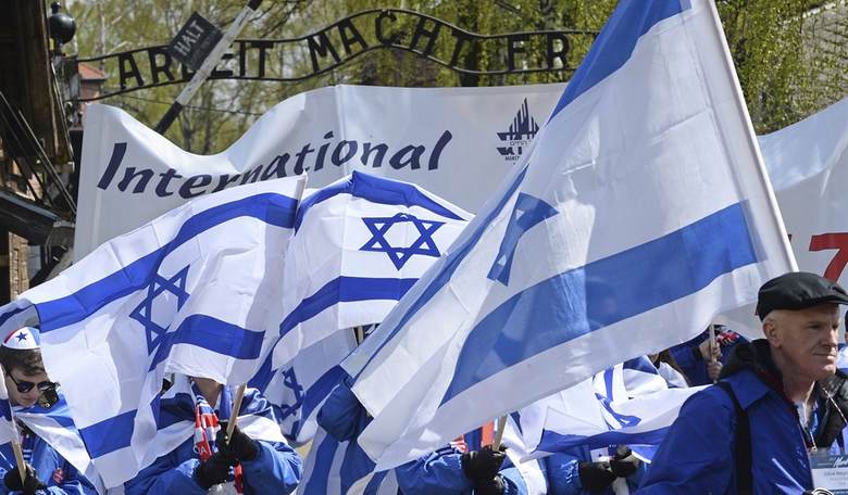 A ‘Real Muslim’ Tries to Run Down a Crowd of Jews With His Car in LA, and the Media Yawns