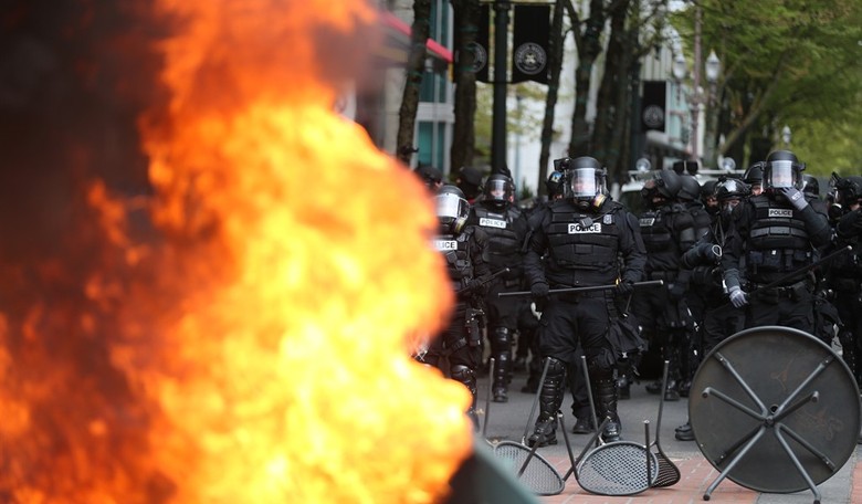 West Coast, Messed Coast™ Police Chief Defunds Himself and Seattle Votes to Save Itself